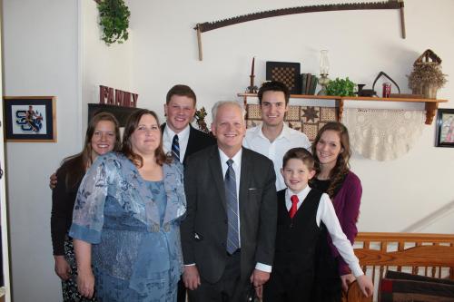 Hatch family after Andrews farewell at Aunt Lindas Home